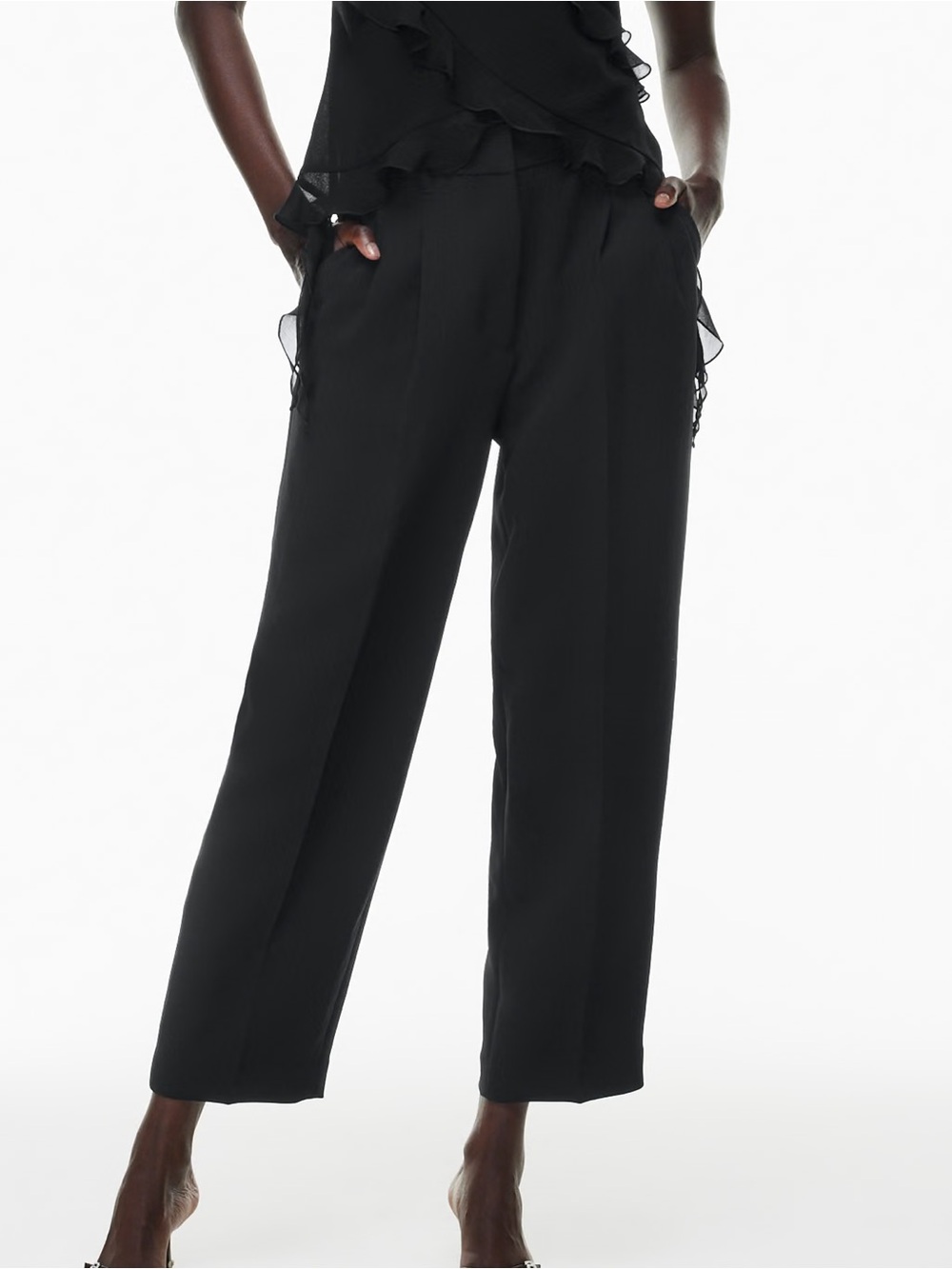 Aritzia Carrot Pants in Black